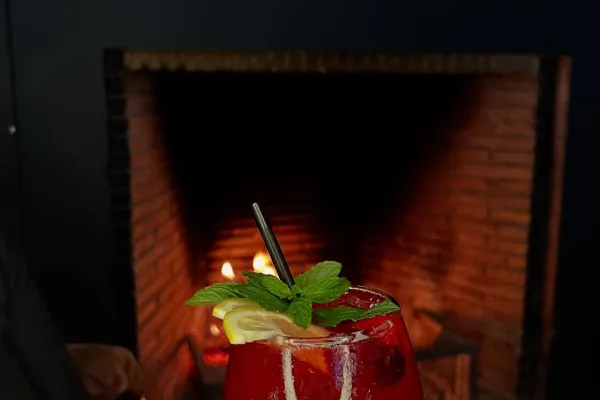 Iconos Bar