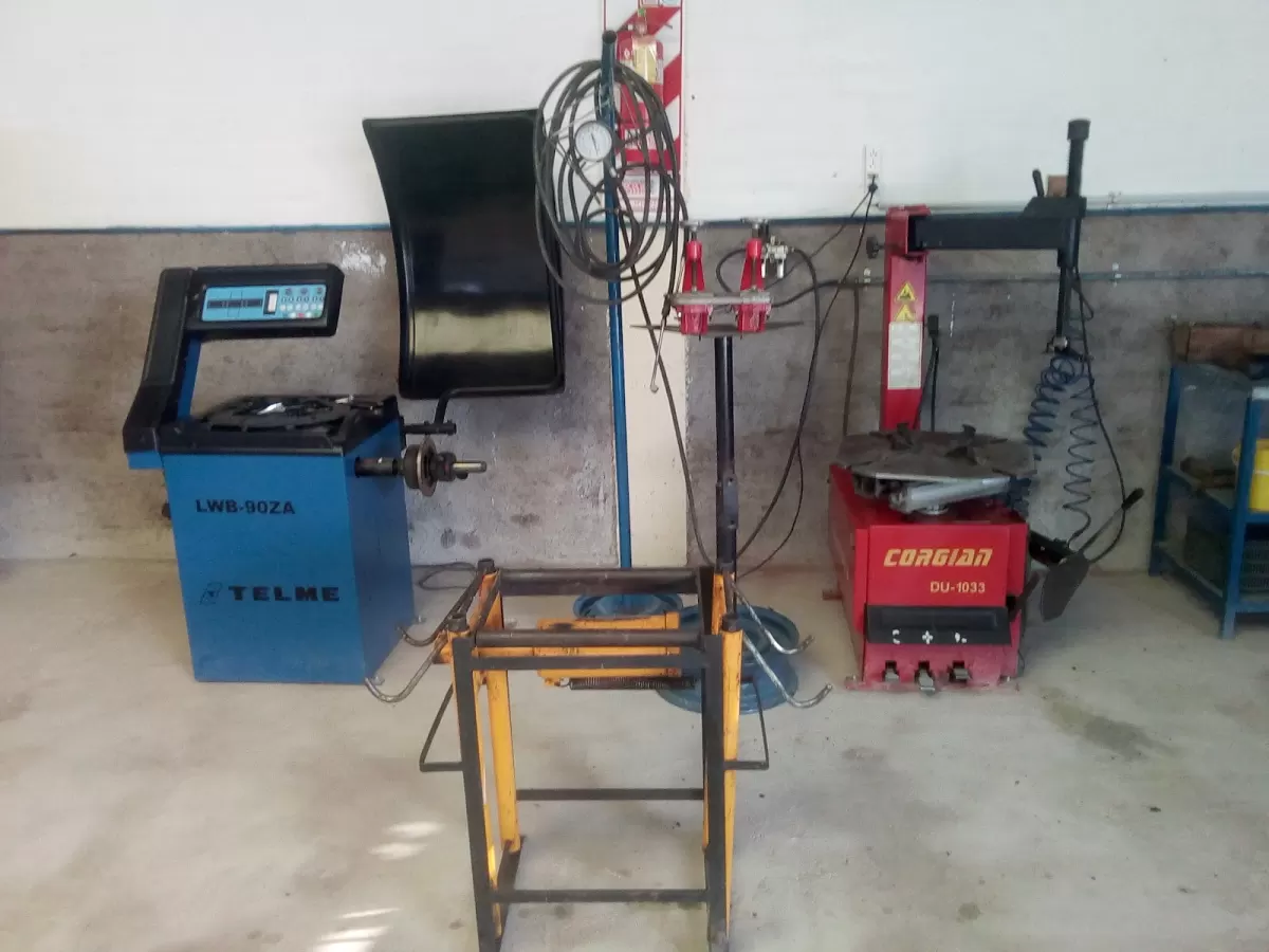 Gomería, Lubricentro y Lavadero Lobito
