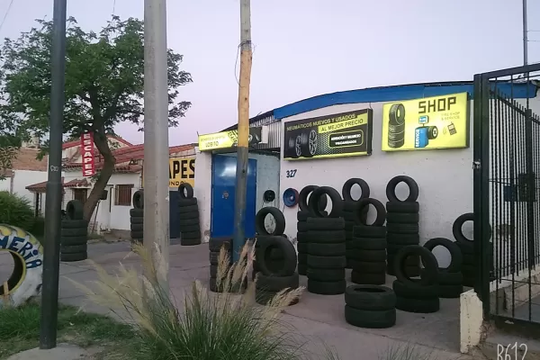 Gomería, Lubricentro y Lavadero Lobito