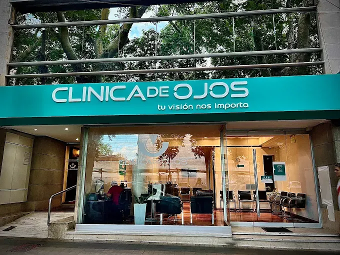 Clínica De Ojos